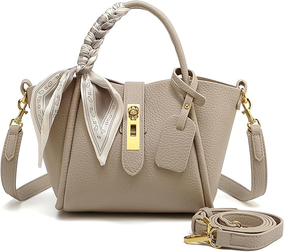 Ladies' messenger bag, equipped with an adjustable shoulder strap, allowing for two ways of carrying, with easy switching between them.