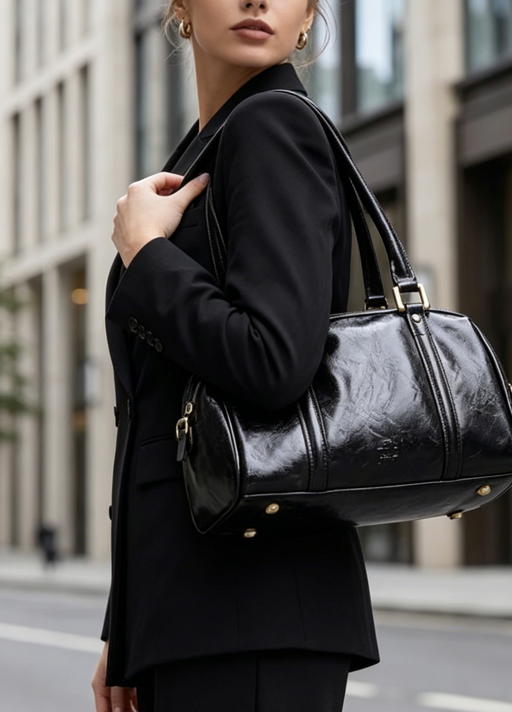 Women's  crossbody bag, elegant yet not bulky.