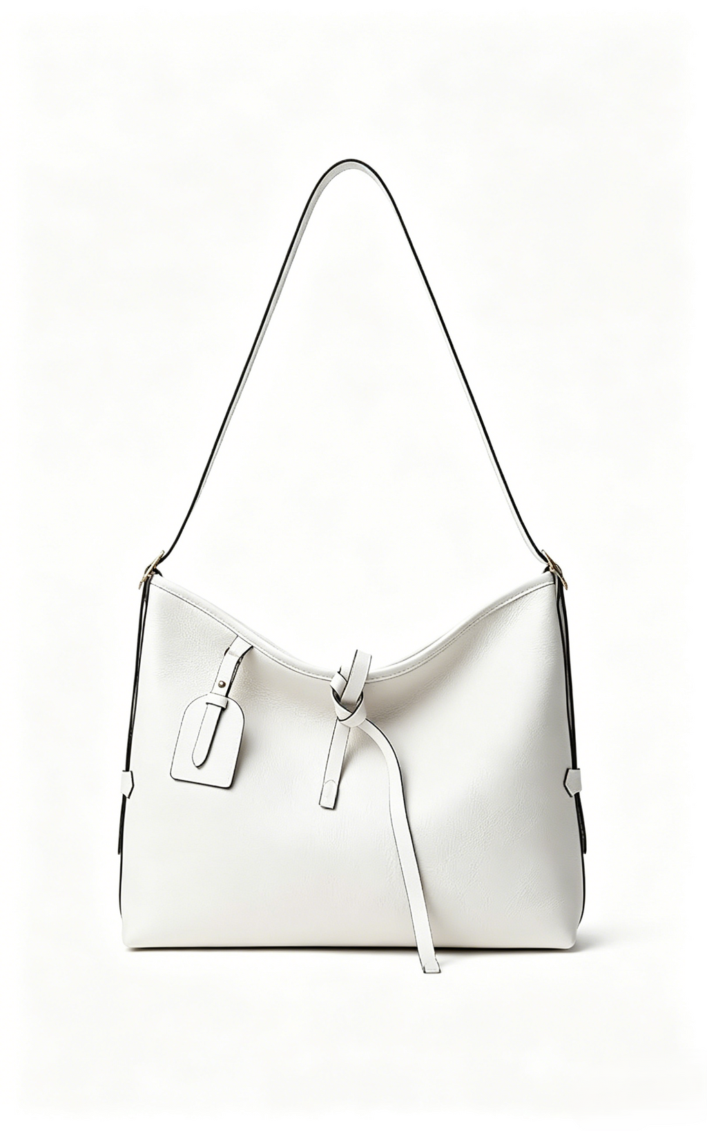 Ladies' soft leather handbags add a vintage charm, with ample capacity to accommodate daily essentials.