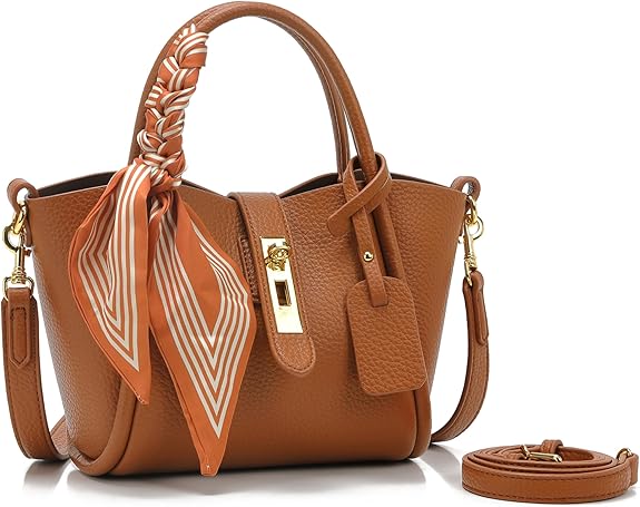 Ladies' messenger bag, equipped with an adjustable shoulder strap, allowing for two ways of carrying, with easy switching between them.